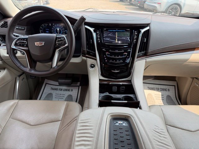 Used 2017 Cadillac Escalade ESV Luxury AWD/4WD image 14
