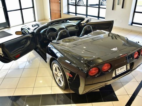 Used 2003 Chevrolet Corvette Convertible w/ Preferred Equipment Group1 RWD image 13