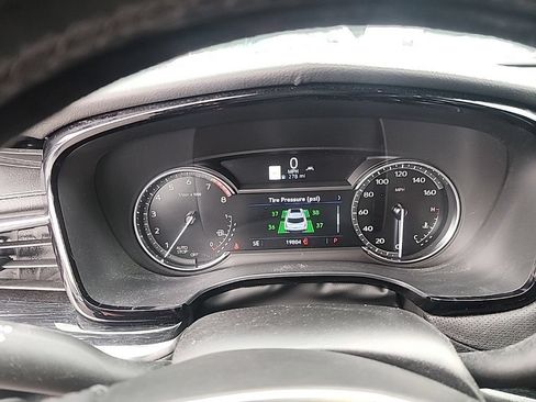 Used 2025 Cadillac XT5 Premium Luxury FWD image 5