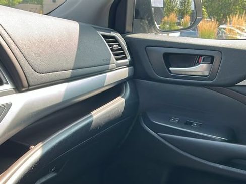 Used 2017 Toyota Highlander XLE AWD/4WD image 21