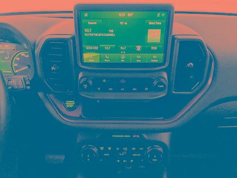 Certified 2024 Ford Bronco Sport Outer Banks w/ Tech Package AWD/4WD image 8