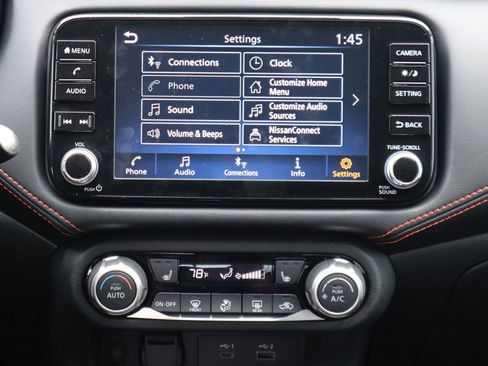 New 2025 Nissan Versa SR w/ Trunk Package image 13