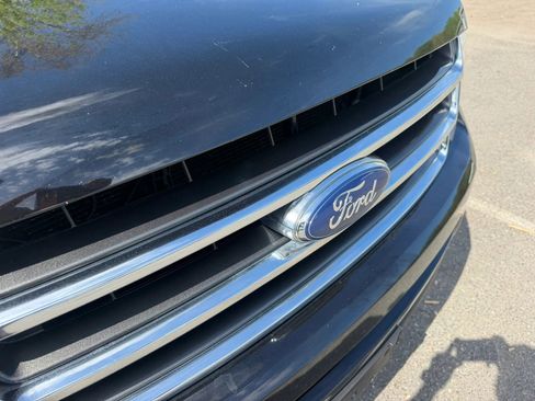 Used 2017 Ford Expedition XLT RWD image 5