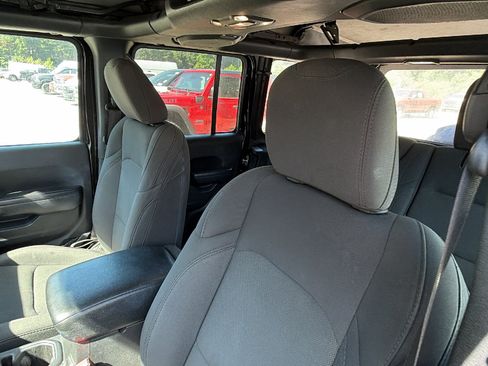 Used 2023 Jeep Wrangler Unlimited Sport AWD/4WD image 17