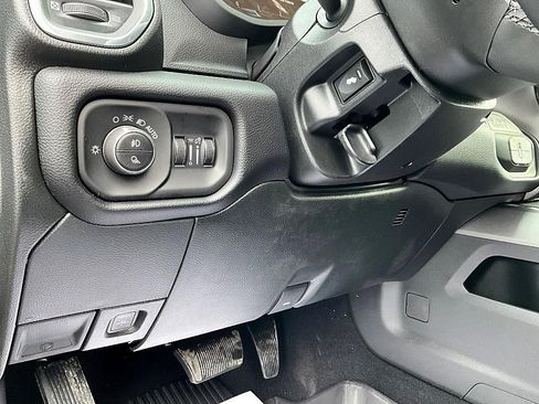 New 2026 RAM 3500 Laramie AWD/4WD image 18