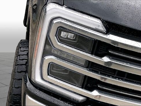 Used 2025 Ford F250 Platinum w/ Platinum Plus Package AWD/4WD image 28