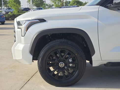Used 2024 Toyota Tundra Limited AWD/4WD image 8