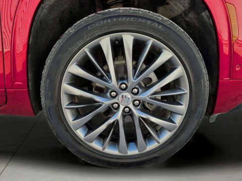 Used 2025 Buick Enclave Avenir w/ Super Cruise Package image 27