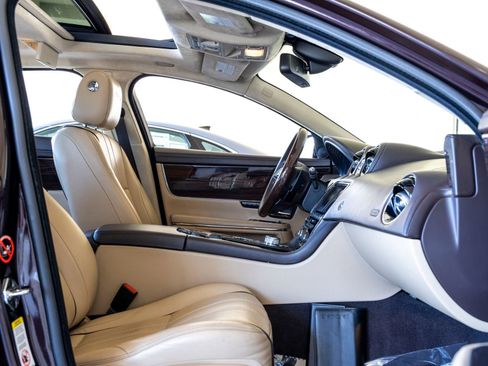 Used 2012 Jaguar XJ L image 27