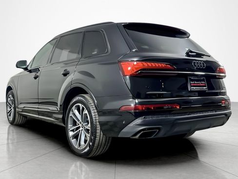 Used 2025 Audi Q7 2.0T Premium w/ Convenience Plus Package image 3