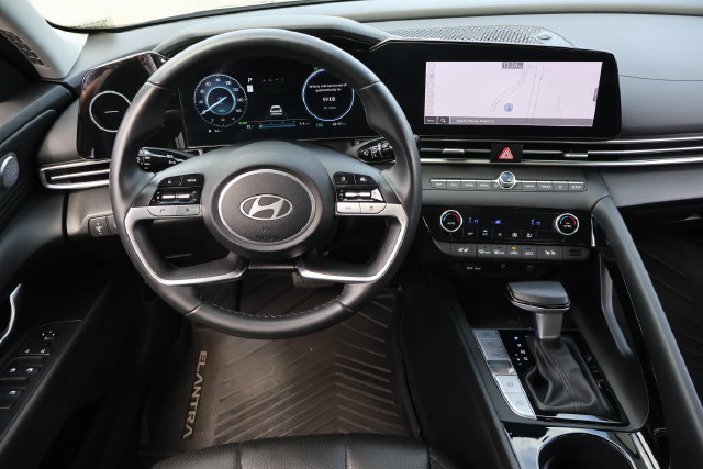 Used 2024 Hyundai Elantra Limited FWD image 14