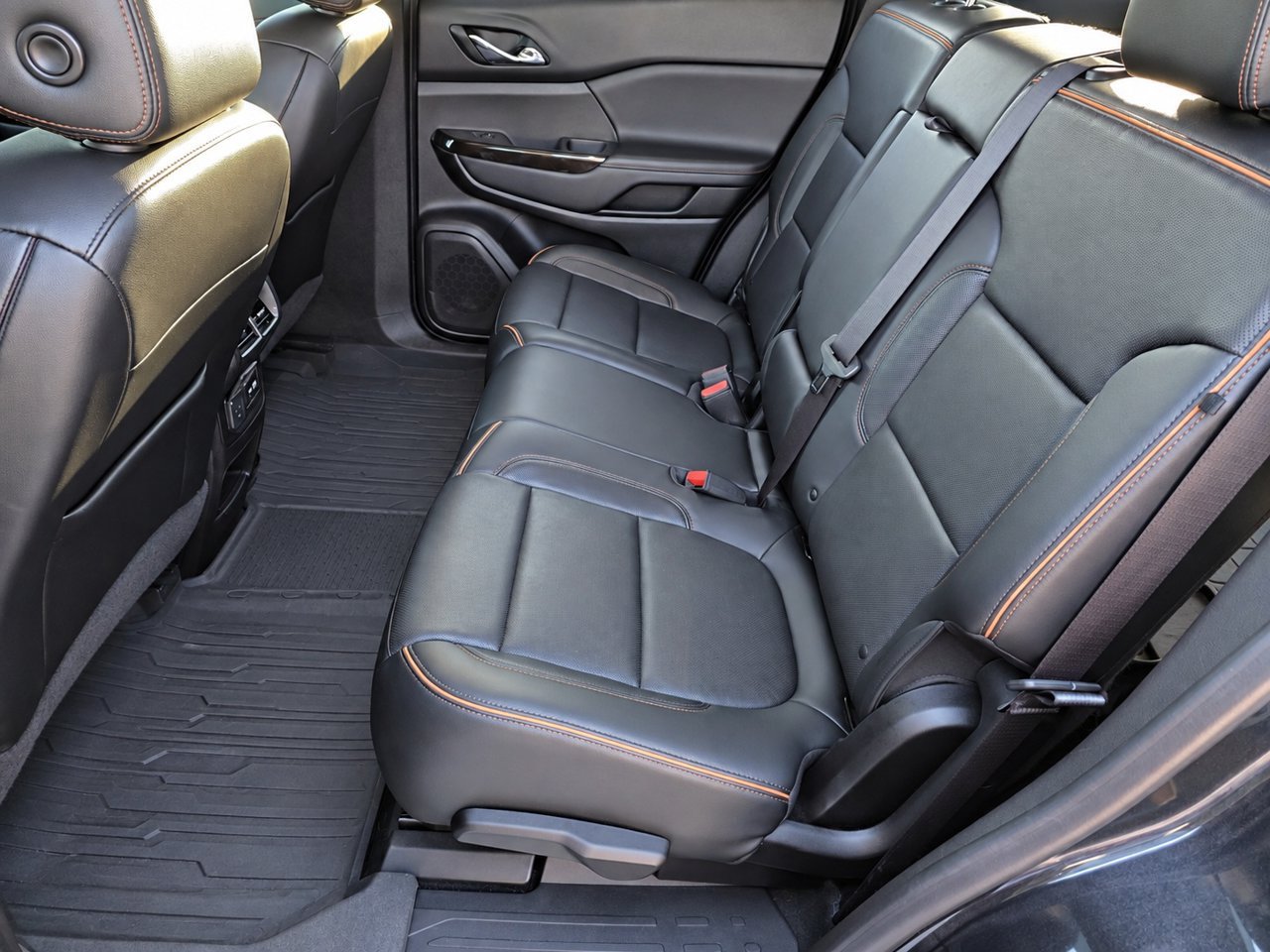 Used 2020 GMC Acadia AT4 w/ LPO, Floor Liner Package AWD/4WD image 28