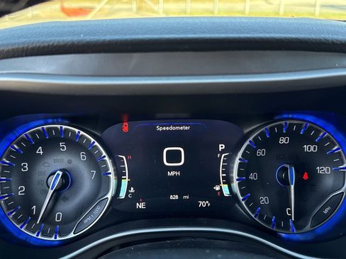 New 2025 Chrysler Pacifica Select image 13