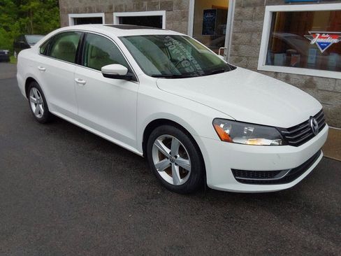 Used 2013 Volkswagen Passat 2.5 SE FWD image 2