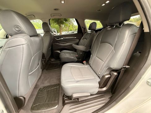 Used 2020 Buick Enclave Essence FWD image 21