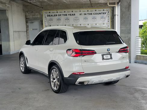 Used 2024 BMW X5 sDrive40i RWD image 3