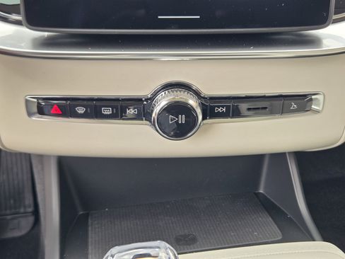 New 2026 Volvo XC90 T8 Ultra w/ Protection Package Premier AWD/4WD image 15