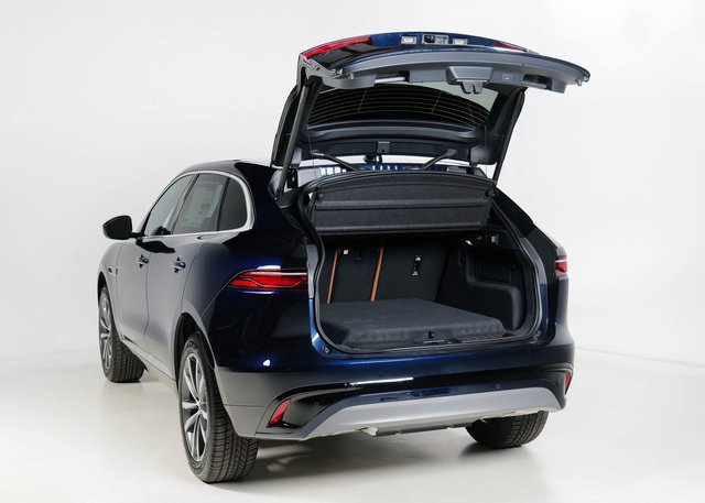 Certified 2025 Jaguar F-PACE R-Dynamic S AWD/4WD image 22