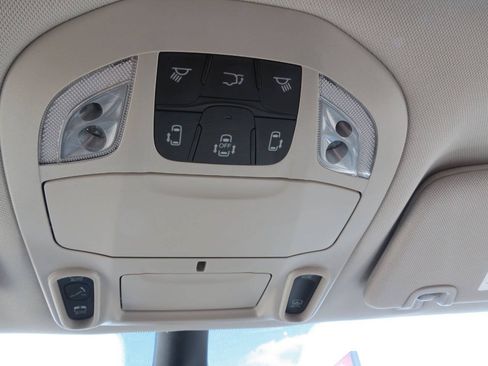 Used 2024 Chrysler Pacifica Limited w/ Trailer Tow Group FWD image 26