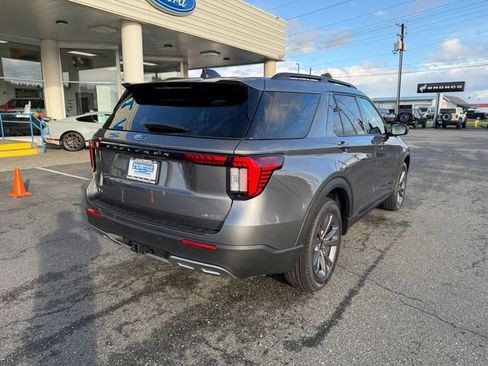 New 2026 Ford Explorer Active w/ Active Comfort Package image 3