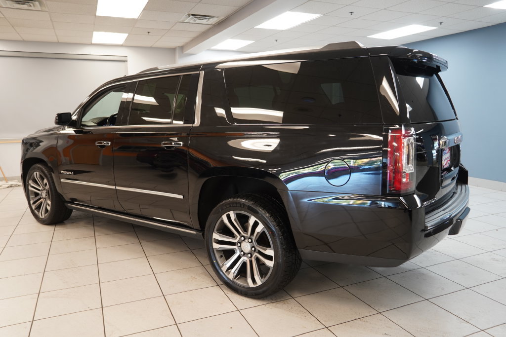Used 2020 GMC Yukon XL Denali w/ Denali Premium Package AWD/4WD image 8
