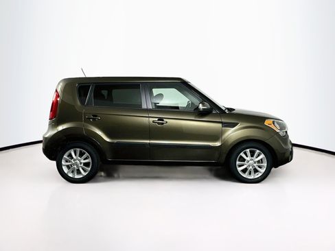 Used 2013 Kia Soul + w/ Audio Pkg FWD image 10