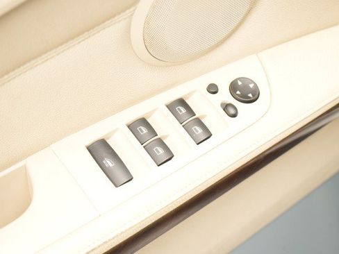 Used 2010 BMW 328i Convertible RWD image 28