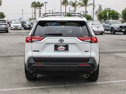 Used 2023 Toyota RAV4 XLE Premium FWD image 7