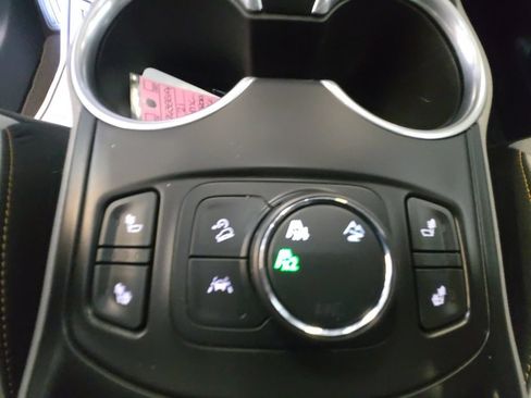 Certified 2021 GMC Terrain SLE w/ Driver Convenience Package AWD/4WD image 19