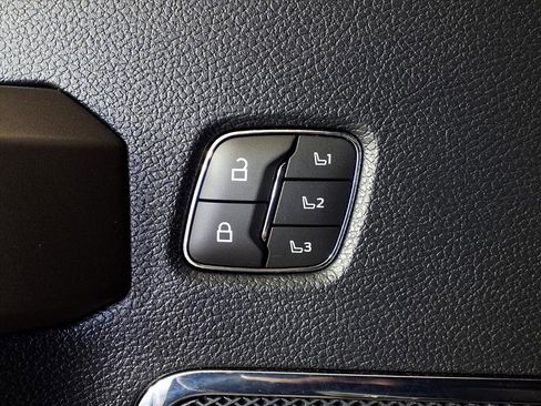 Used 2022 Ford F250 Platinum image 18