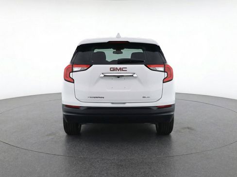 Used 2024 GMC Terrain SLE image 7