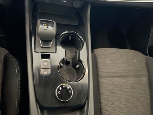 Used 2023 Nissan Rogue SV image 19