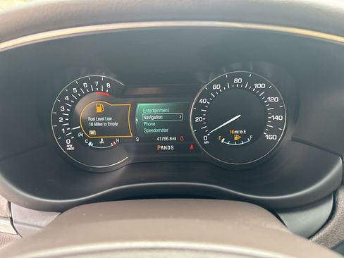Used 2019 Lincoln MKC Reserve w/ MKC Technology Package FWD image 14