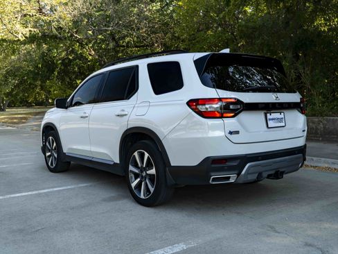 Used 2023 Honda Pilot Touring image 7
