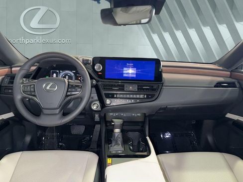 Certified 2025 Lexus ES 300h w/ Premium Package image 11