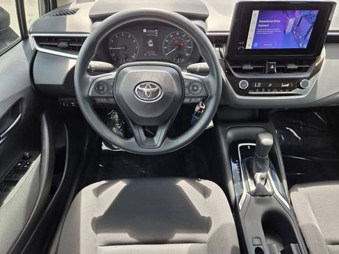 Used 2025 Toyota Corolla LE FWD image 16