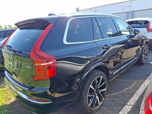 Used 2024 Volvo XC90 B5 Plus w/ Protection Package Premier AWD/4WD image 4