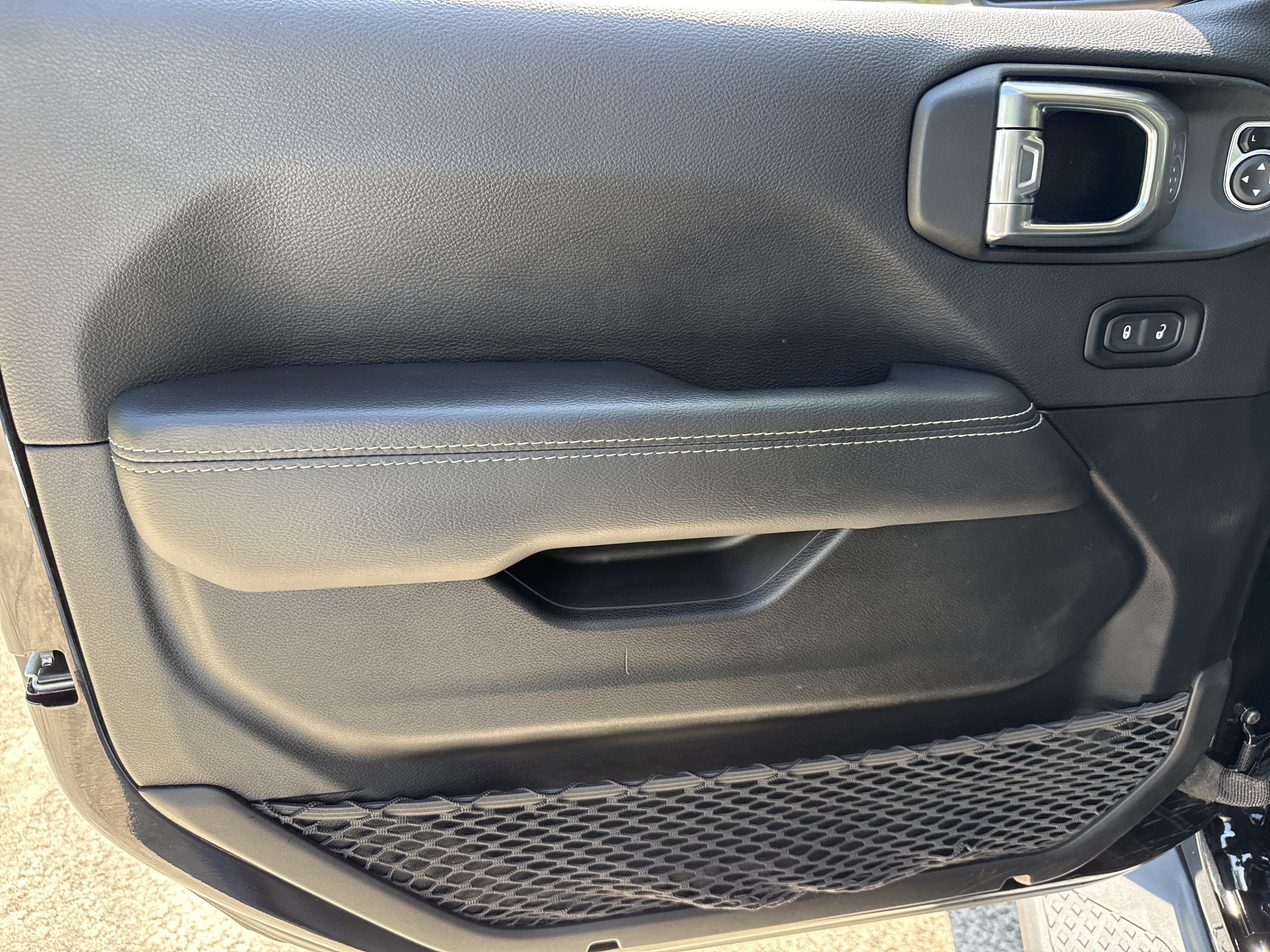 Used 2021 Jeep Gladiator Overland AWD/4WD image 10