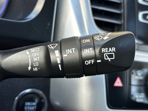 Used 2017 Toyota Highlander XLE AWD/4WD image 39