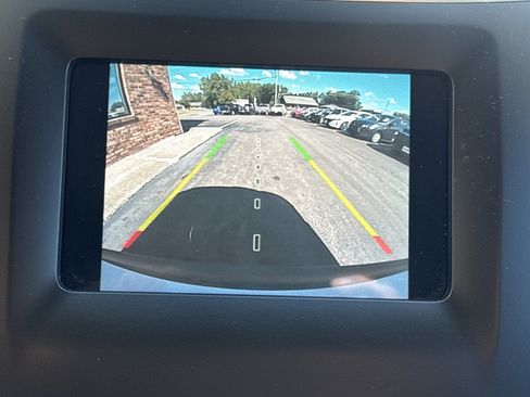 Used 2020 Jeep Cherokee Latitude Plus w/ Cold Weather Group AWD/4WD image 21
