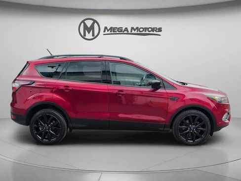 Used 2018 Ford Escape SE w/ SE Sport Appearance Package AWD/4WD image 9