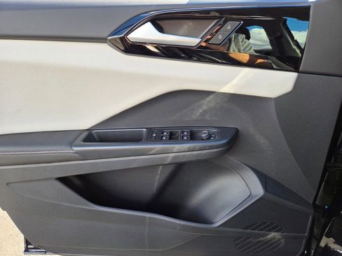 New 2026 Volkswagen Taos S image 9