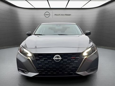 Certified 2024 Nissan Altima 2.5 SR image 8