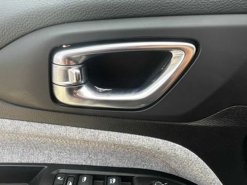 Used 2022 Jeep Compass Sport image 11