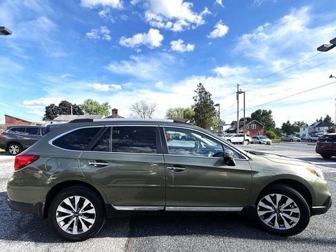 Used 2017 Subaru Outback 3.6R Touring AWD/4WD image 6