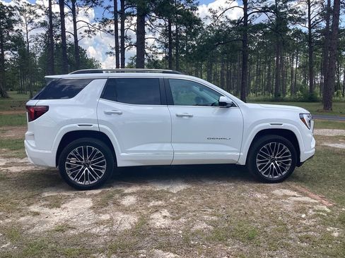 New 2026 GMC Terrain Denali w/ LPO, Floor Liner Package AWD/4WD image 6