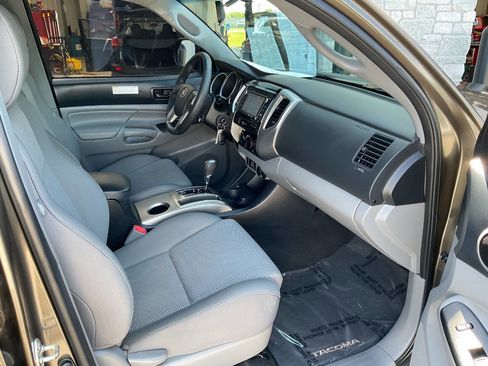 Used 2015 Toyota Tacoma PreRunner w/ TRD Off-Road Package RWD image 47