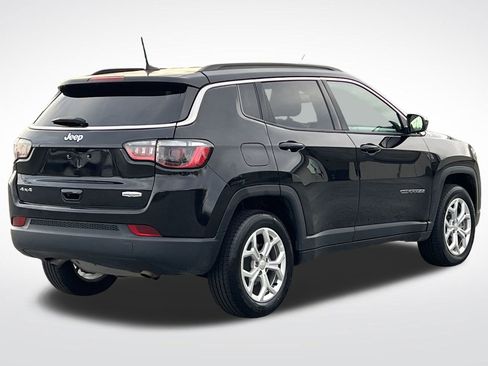 Used 2024 Jeep Compass Latitude image 31