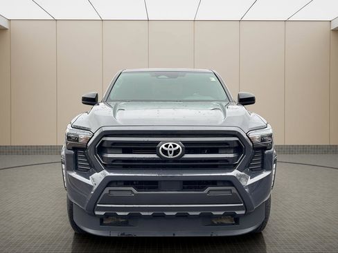 Used 2024 Toyota Tacoma SR image 8