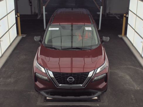 Used 2023 Nissan Rogue S image 2